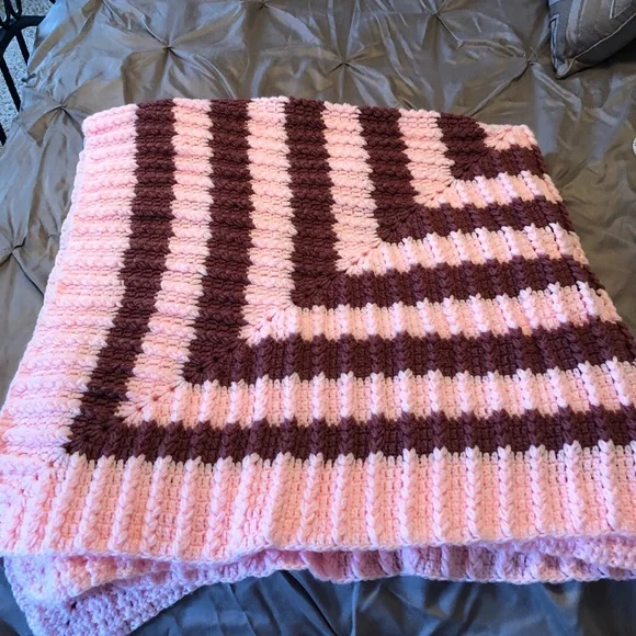 Beautiful Pink Square Handmade Crochet Blanket - Picture 1 of 3